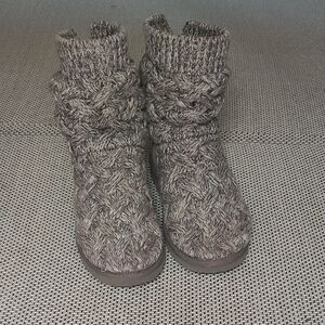 UGG Gray Knit Boots Used Size 8